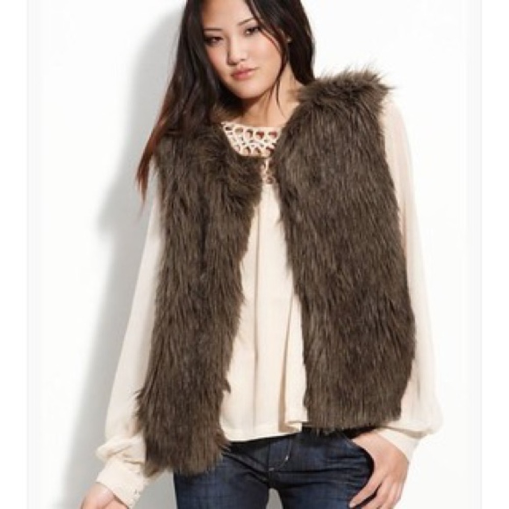 Sanctuary brown fully lined faux fur vest in EUC size small